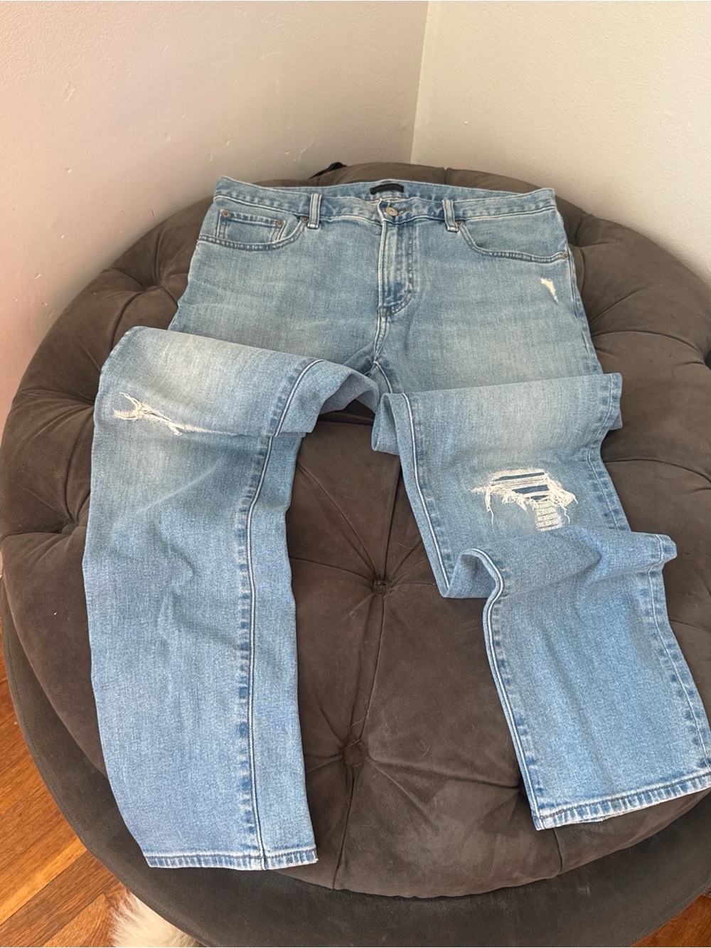 Uniqlo Light Blue Straight Men’s Jeans - Distressed